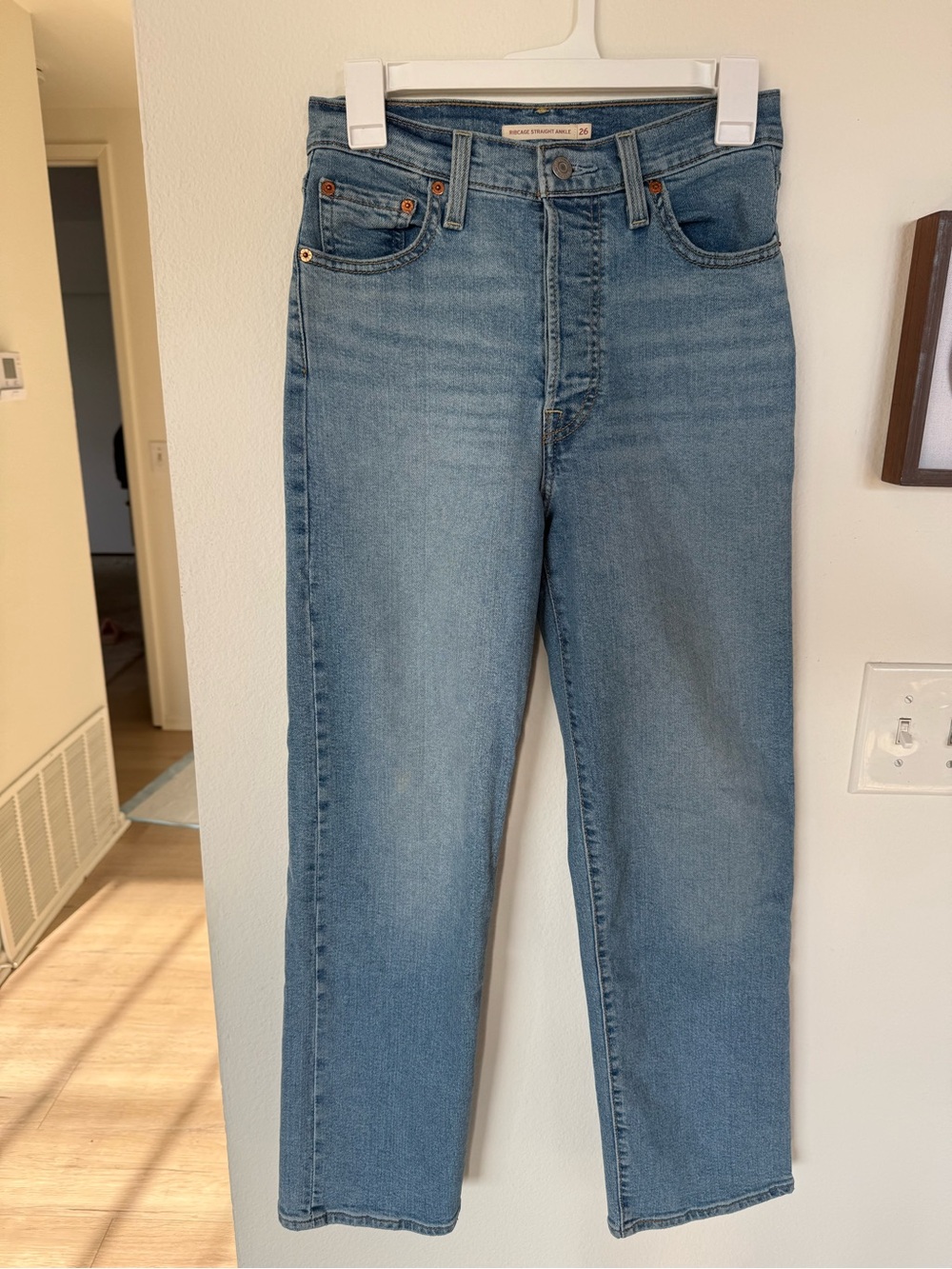 Levi's High-Rise Straight Jeans - Light Blue